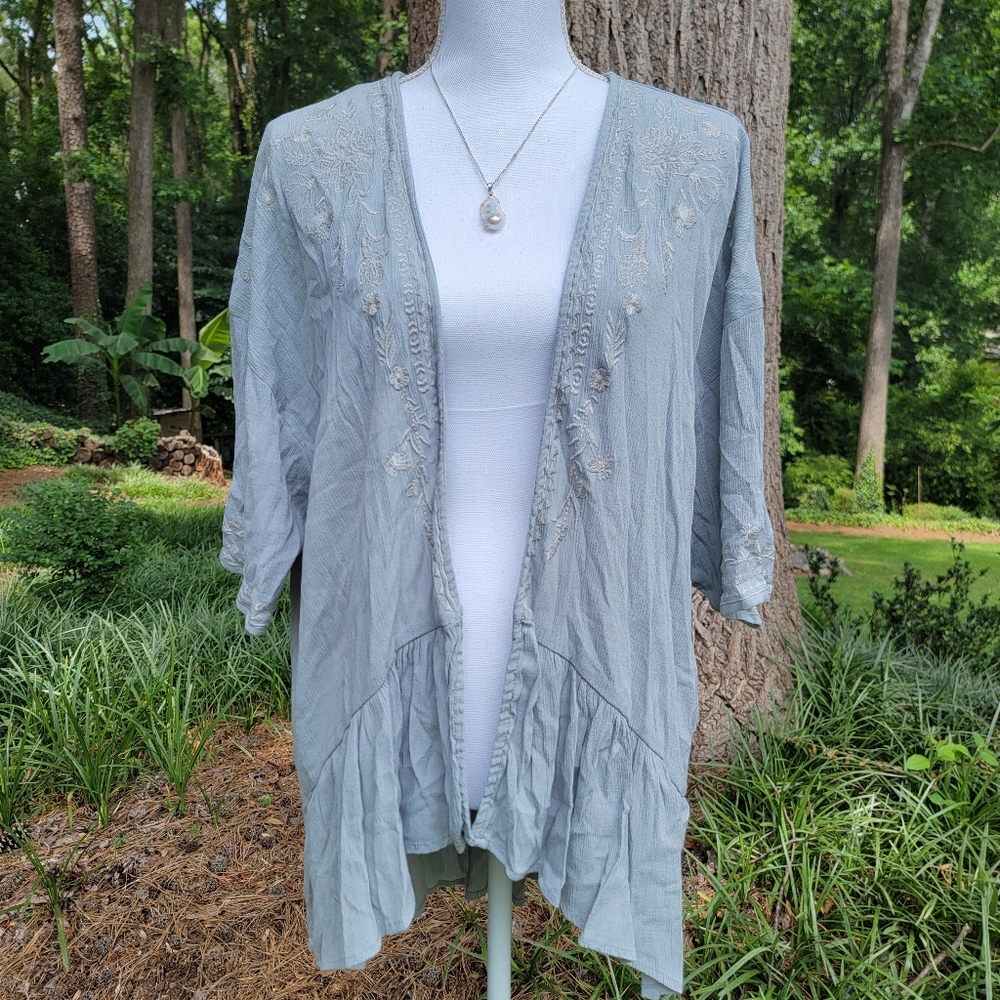 NWOT Love, Fire Boho Mint Green Embroidered Kimono Size Medium